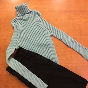 Ultra-soft Sundance turtleneck, sz M